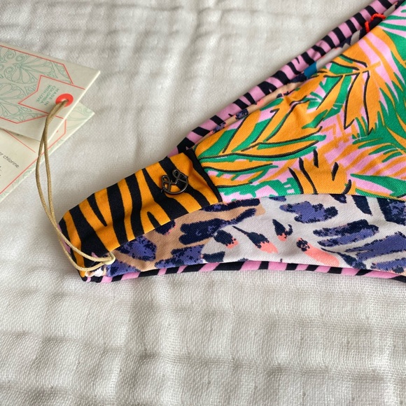 Maaji Reversible Animal Print Tropical Bikini Set 🩵🌺🍹🌴 - Picture 16 of 17